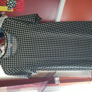 Lularoe S Houndstooth Jessie dress